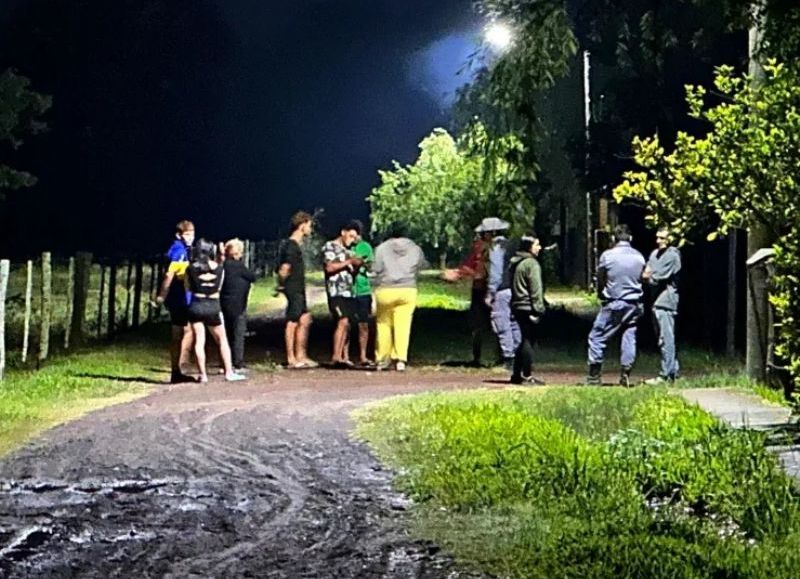 Denuncian embutidos envenenados que matan a perros y gatos en Laguna Blanca