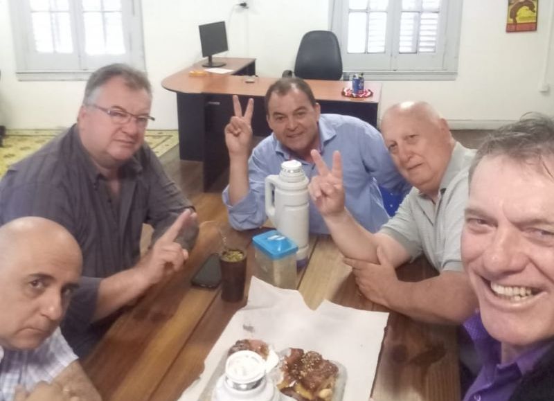El intendente electo de Castelli se reunió en Buenos Aires con dirigentes políticos de Berisso