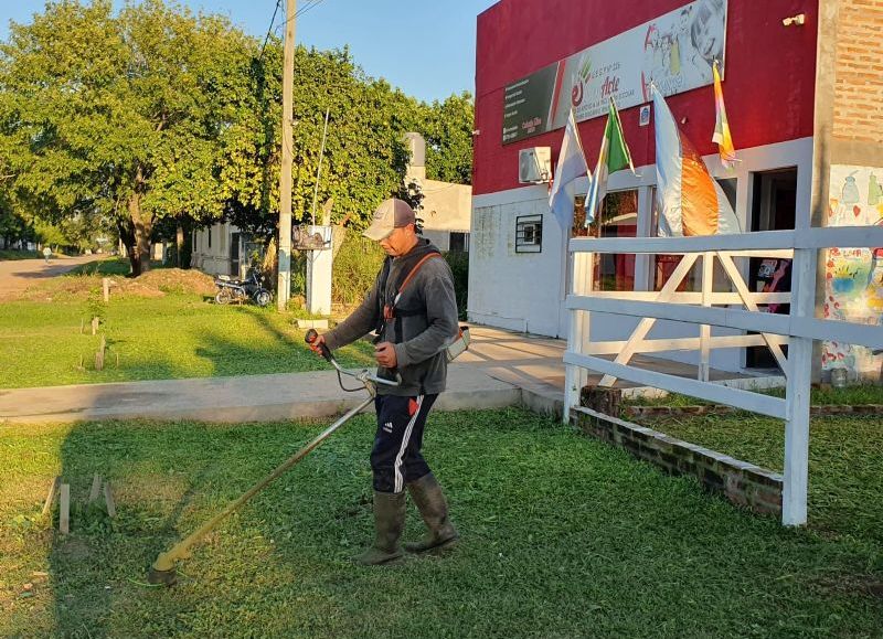 El Municipio de Colonia Elisa continúa realizando trabajos de mantenimiento