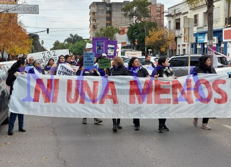Agrupaciones sociales y autoconvocados pidieron justicia en la novena marcha por "Ni una Menos"