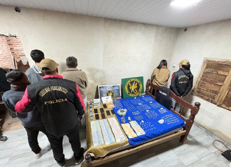Secuestraron cocaína, marihuana, vehículos y más de 800 mil pesos en Tres Isletas