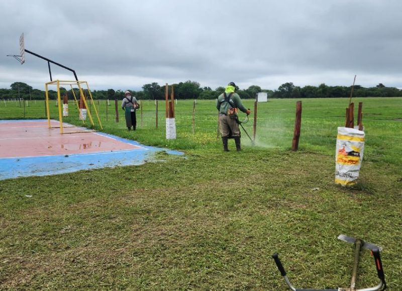 El Municipio de Colonia Elisa realizó trabajos en instituciones educativas