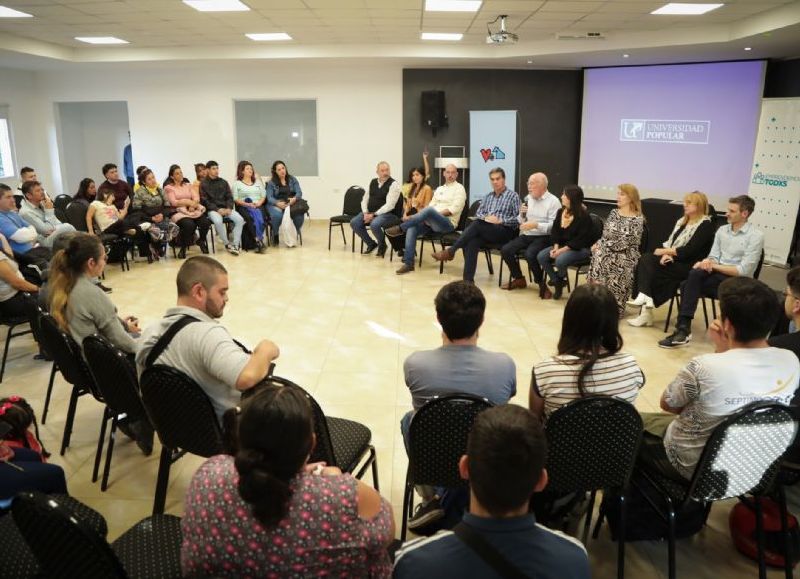 Capitanich presentó cursos de capacitación y línea de financiamiento para el sector gastronómico