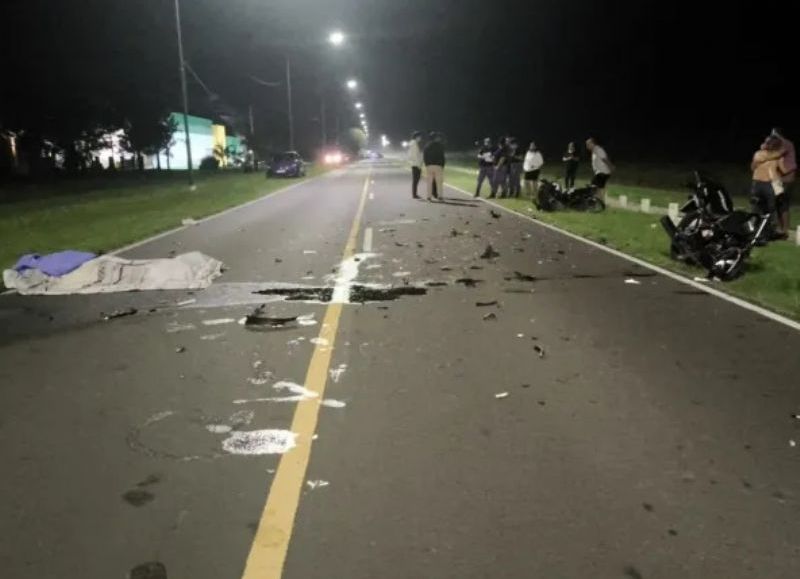 Dos menores perdieron la vida tras chocar corriendo "picadas" en moto en La Leonesa