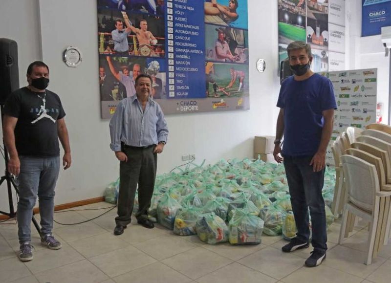 El Círculo de Periodistas Deportivos entregó a afiliados alimentos no perecederos