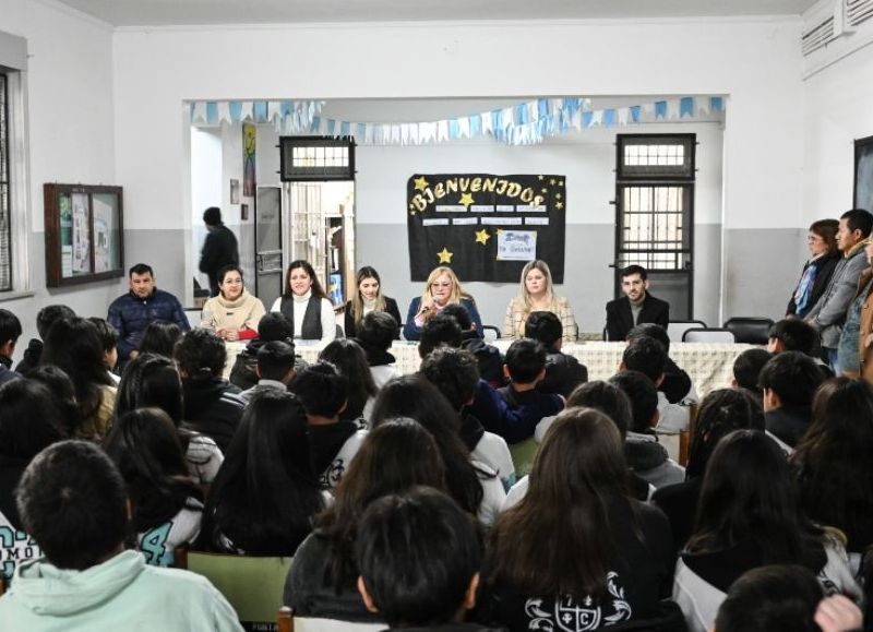 La Legislatura participó del programa "Yo Jurado" en la Escuela 103 de Fontana