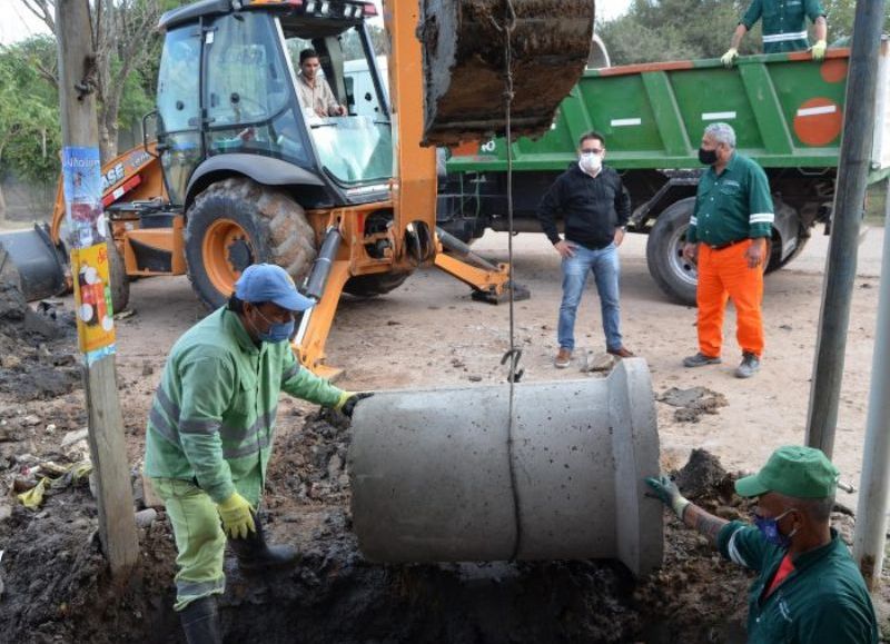 El intendente Martínez supervisó el trabajo de mejoras en sistemas de desagües