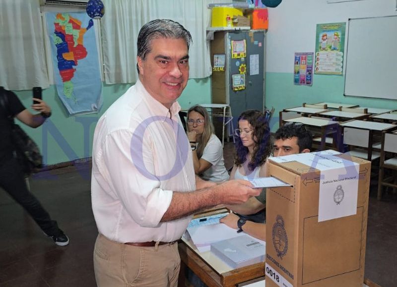 VIDEO | #Elecciones2025: votó Capitanich y deseó "una excelente jornada cívica y democrática"