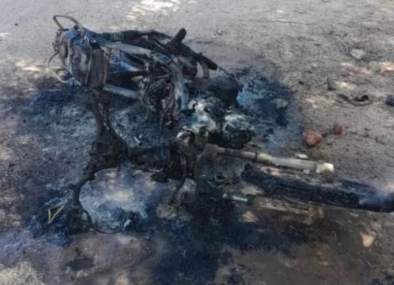 Encontraron una motocicleta calcinada en la vía pública en Barranqueras