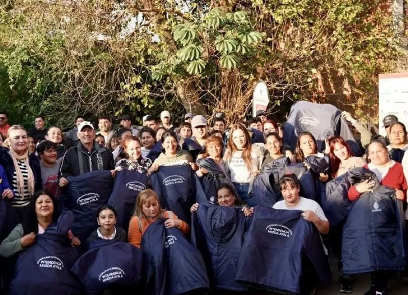 El municipio de Barranqueras entregó indumentaria para agentes de Mayordomía y la Guardia Ambiental