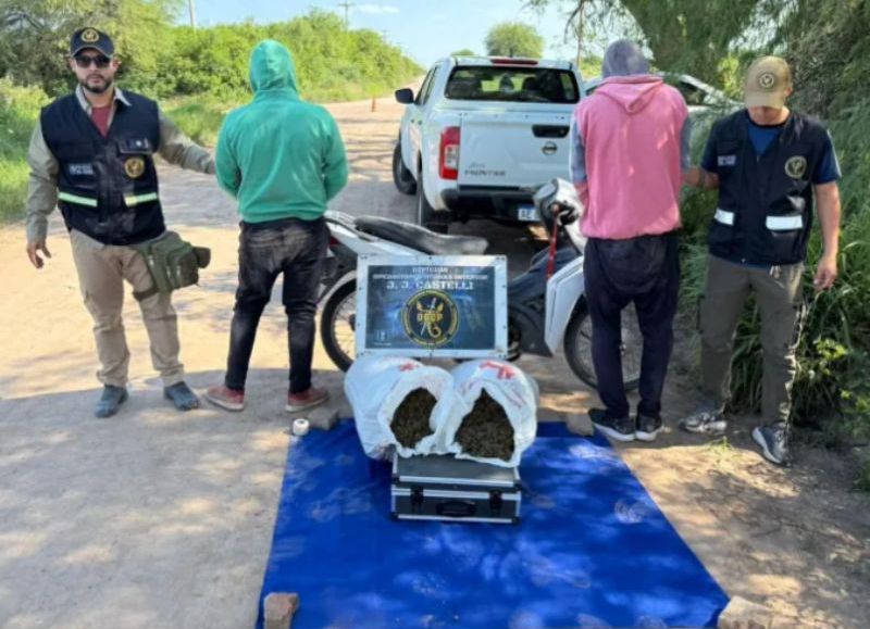 Secuestraron 30 kilos de marihuana, 50 mil pesos y detuvieron a dos personas en Juan José Castelli