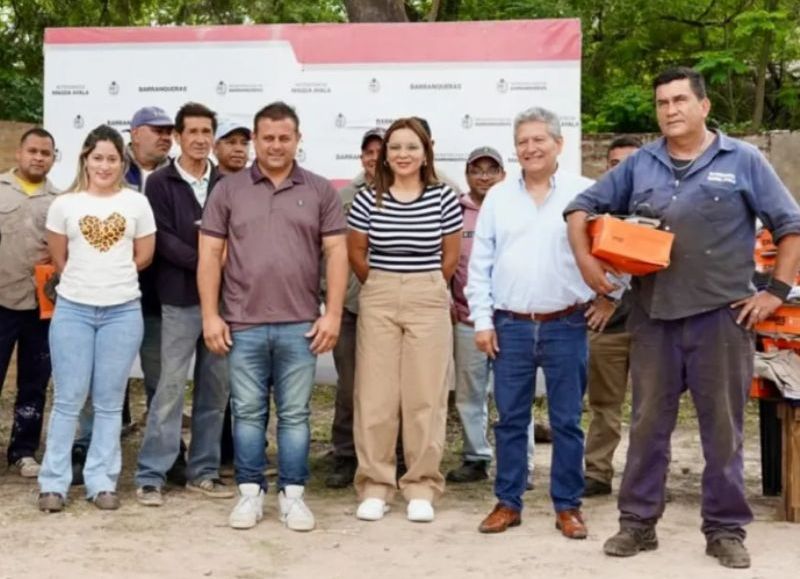 Empleados municipales de Barranqueras recibieron nueva indumentaria