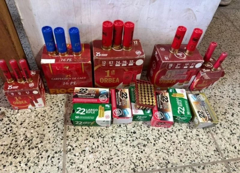 Allanamiento antidrogas en Miraflores: incautaron cocaína, armas y municiones