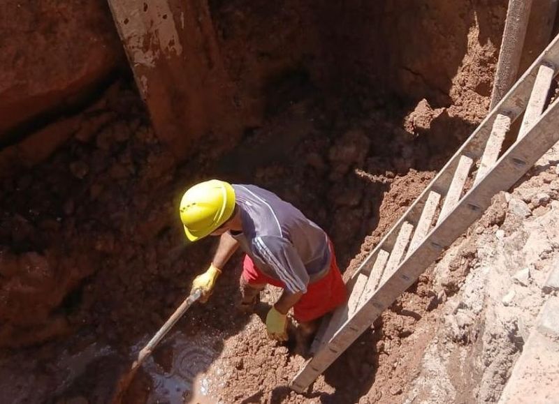 Sameep avanza con el reemplazo de cañerías cloacales en Sáenz Peña