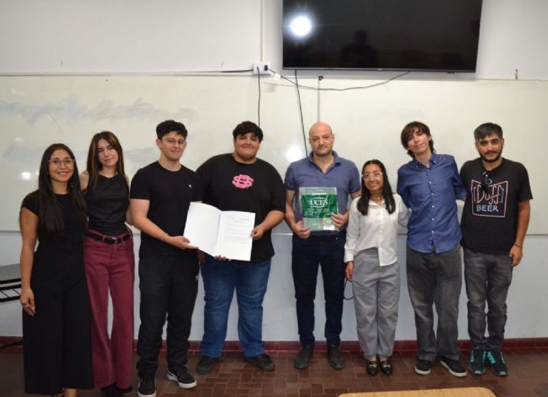 Estudiantes de Periodismo fueron distinguidos por documental sobre la crisis habitacional en el Gran Resistencia