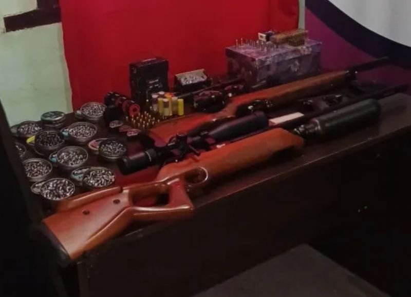 Allanaron la casa de un hombre acusado de matar un caballo y balear a otros dos en General San Martín