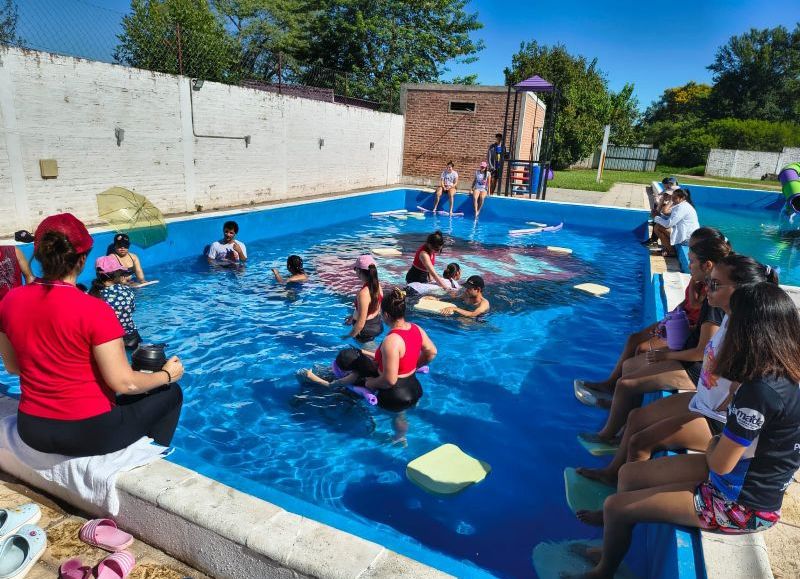 Alumnos y docentes se sumaron a las propuestas de verano de Colonia Elisa