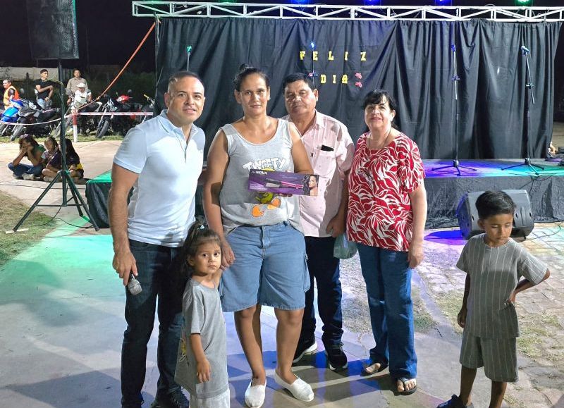 La Municipalidad de Colonia Elisa agasajó a las mujeres en su Día