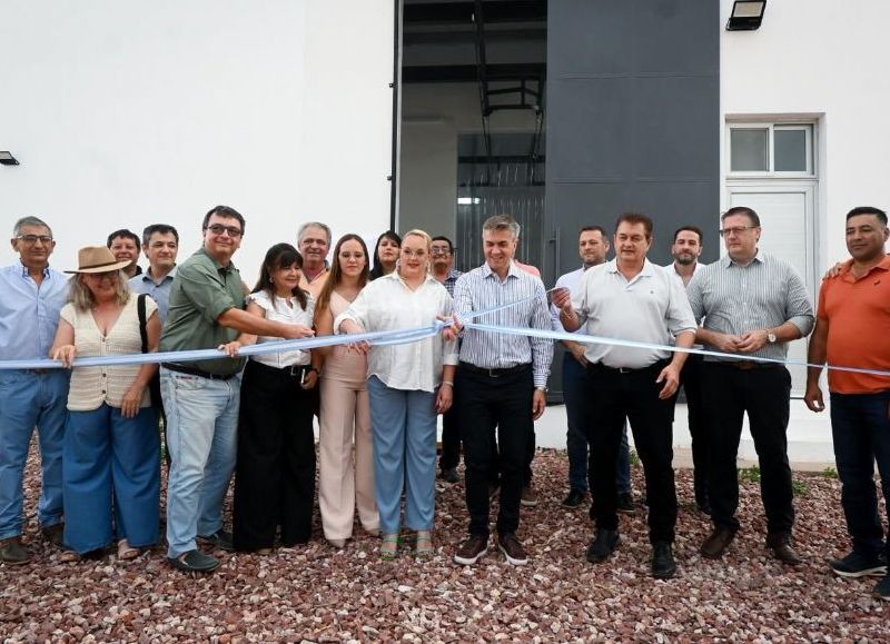 El Gobierno provincial inauguró el moderno Frigorífico Municipal de Pampa del Infierno