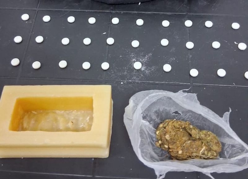 Detuvieron a una mujer que intentó pasar drogas para un preso en Resistencia