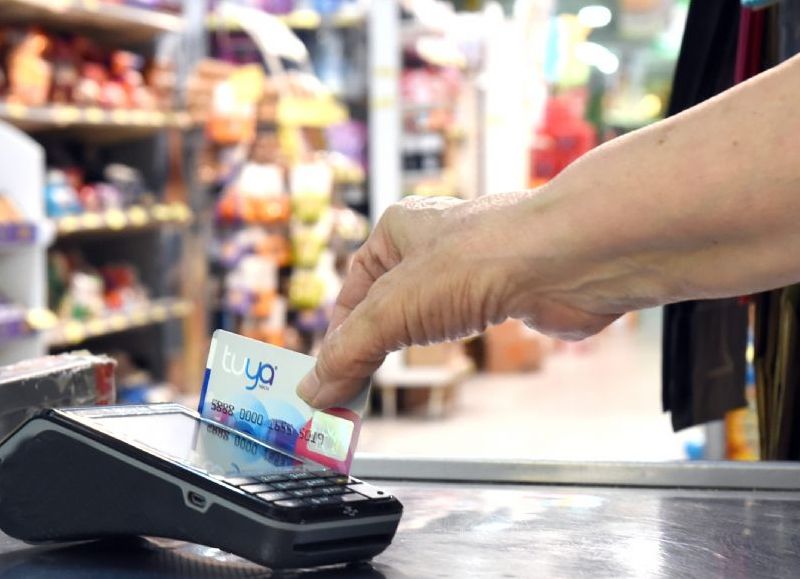 Nueva semana de "Superdías": descuentos en farmacias y supermercados con tarjeta Tuya