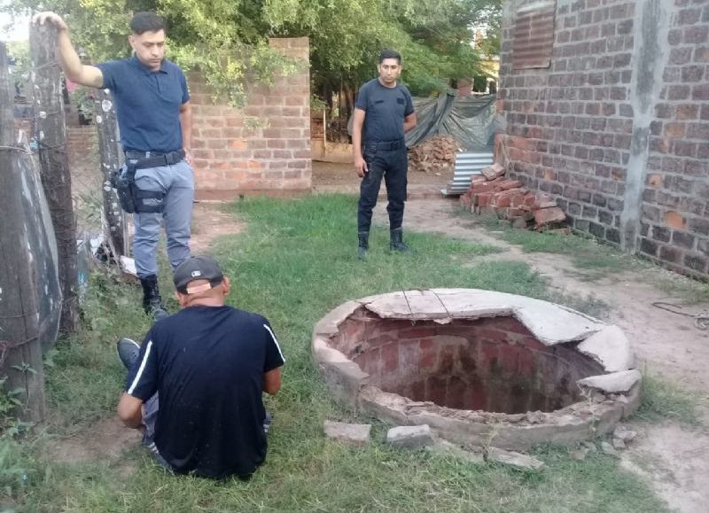 Charata: rescatan a un hombre de un pozo de agua