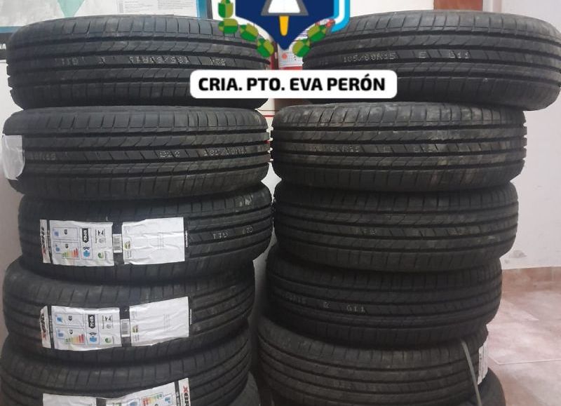 Secuestran cubiertas extranjeras sin aval aduanero en un control vial de Puerto Eva Perón