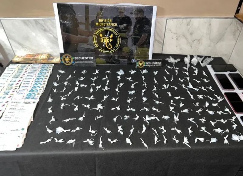 Detuvieron a dos jóvenes con cocaína y 700 mil pesos en Resistencia
