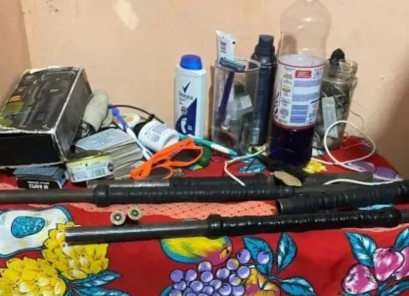 Amenazaron con atacar una escuela de Pampa del Indio y les encontraron "tumberas" en la casa