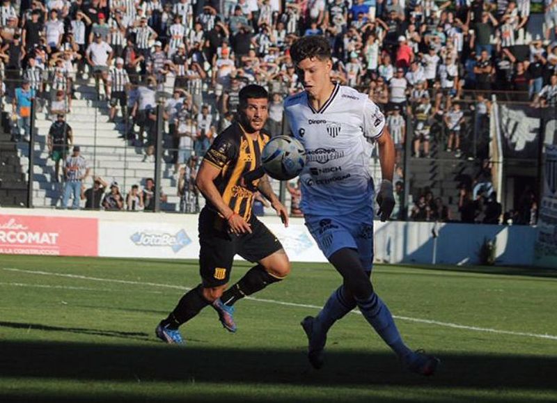 Chaco For Ever igualó con Mitre en el “Gigante” y sigue sin poder salir del fondo de la tabla