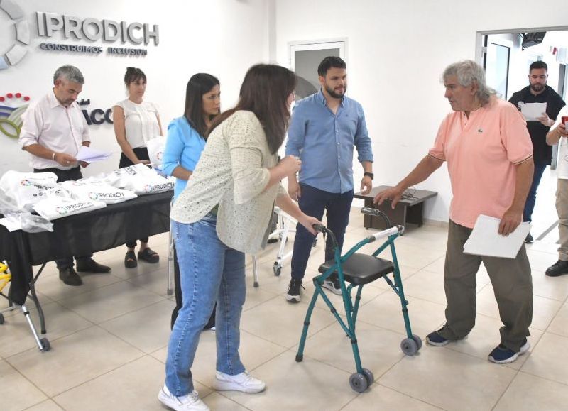 IPRODICH entregó ayudas técnicas a personas con discapacidad del Gran Resistencia