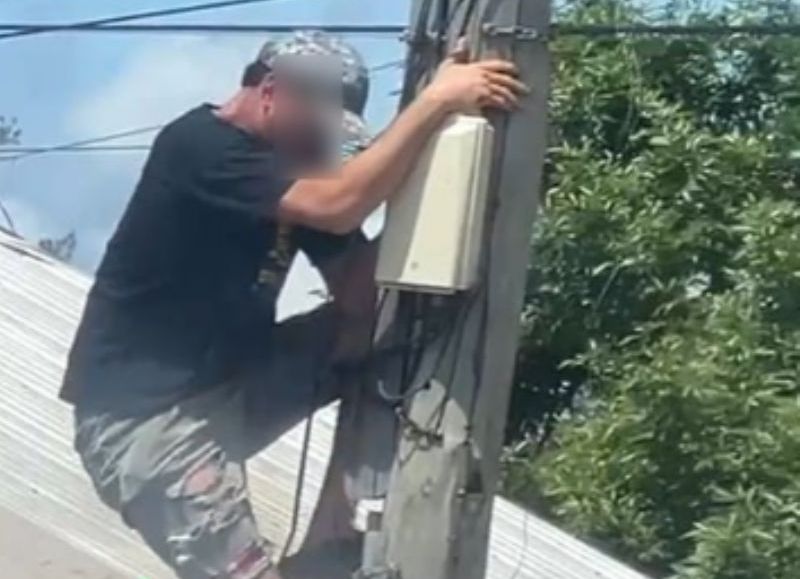 Detuvieron a un joven que fue descubierto robando cables en Sáenz Peña