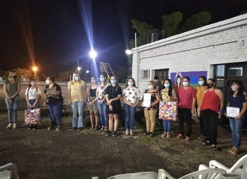 Reconocimiento a las trabajadoras de la Salud en Castelli