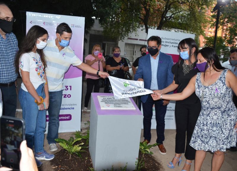 Descubrieron una placa en homenaje a Cecilia Baroni en el Día de la Mujer