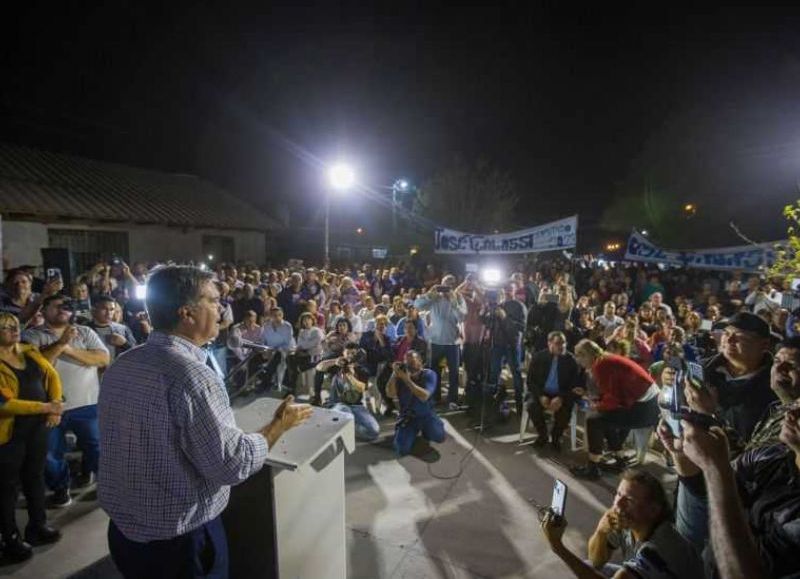 La comunidad de Villa Ángela cuenta con 14 nuevas cuadras de pavimento urbano