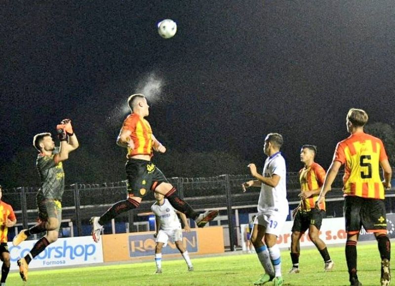 Con DT interino Sarmiento da vuelta de página para el cotejo con 9 de Julio de Rafaela