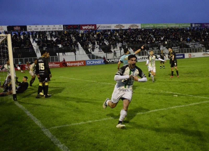 Fiesta completa: el “Negro” celebró su cumpleaños con un triunfo “a lo For Ever”