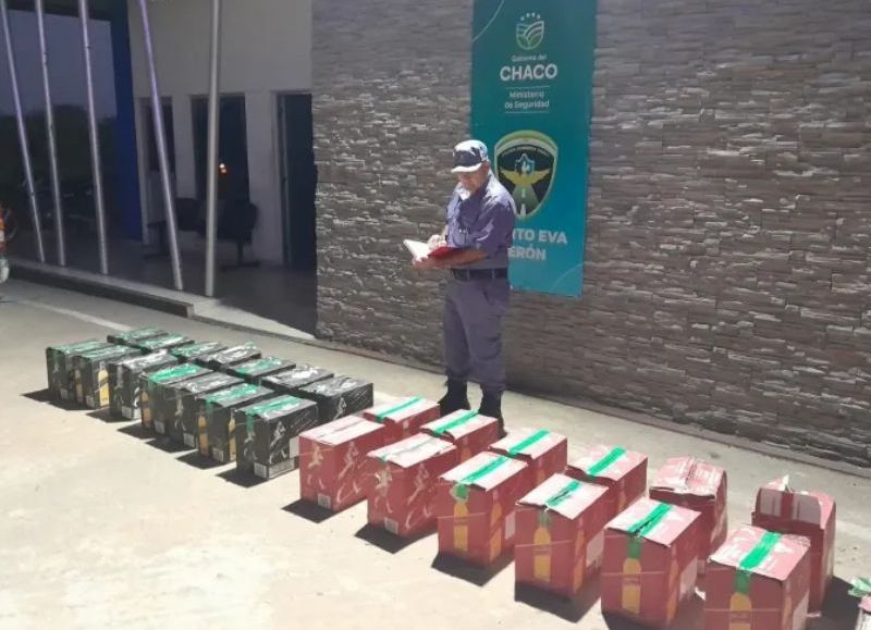 Detectaron que transportaban 27 cajas de whisky en una camioneta sin aval aduanero