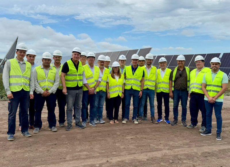 El Gobierno provincial supervisó la obra de un nuevo complejo solar en Villa Ángela