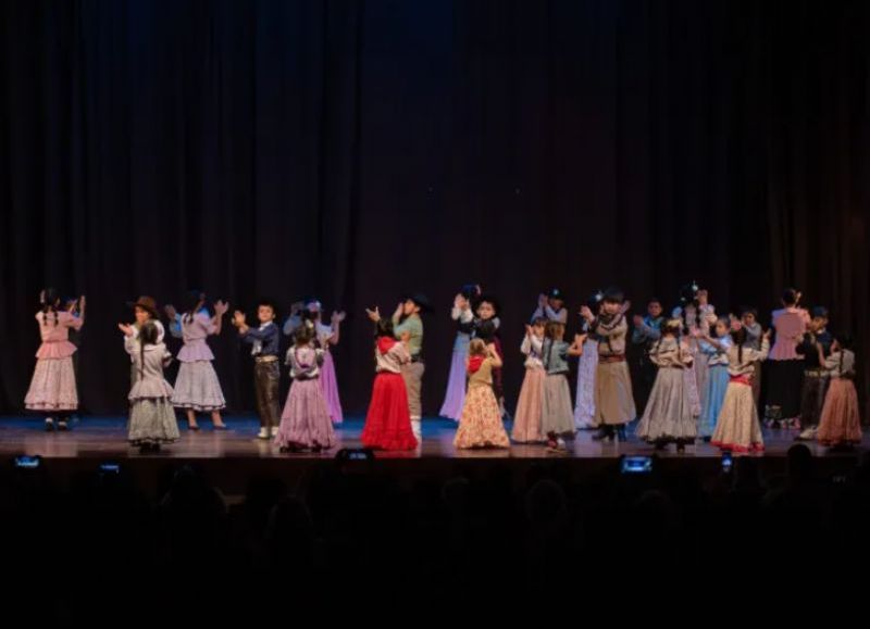 Sáenz Peña celebró las muestras de invierno de folclore y danzas clásicas