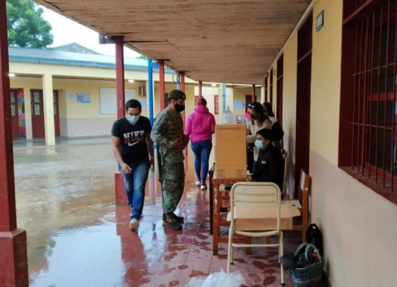 Hasta el mediodía, cerca del 15% del padrón electoral votó en el Chaco