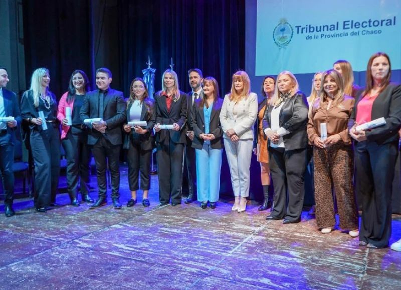 El Gobierno provincial acompañó la entrega de diplomas a los nuevos legisladores electos