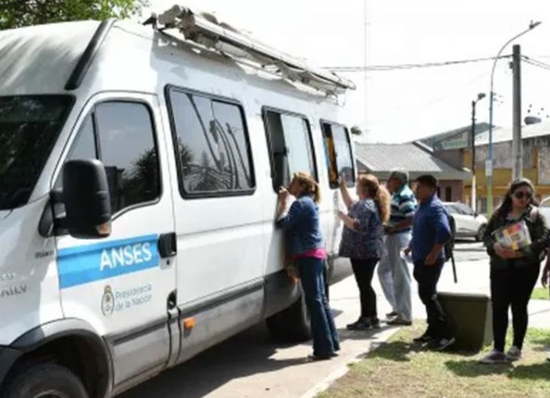 Anses brinda servicios integrales en operativos móviles en localidades