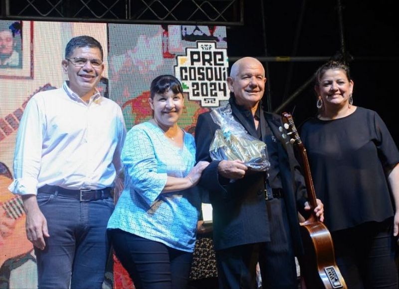 Cuesta acompañó el Pre-Cosquín en Resistencia y se comprometió a continuar con este evento