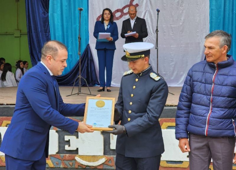 Colonia Elisa: el intendente Maidana presidió el acto por el Día de la Independencia